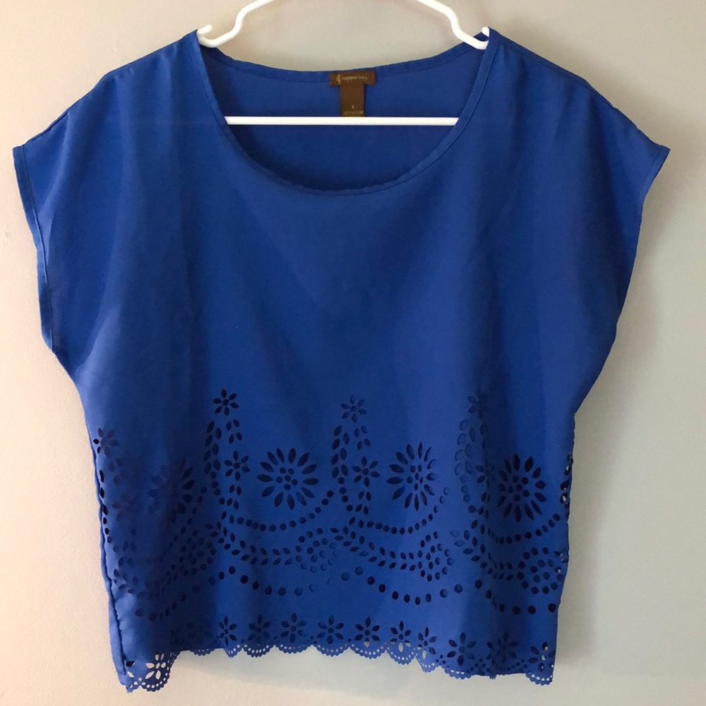 Eyelet top